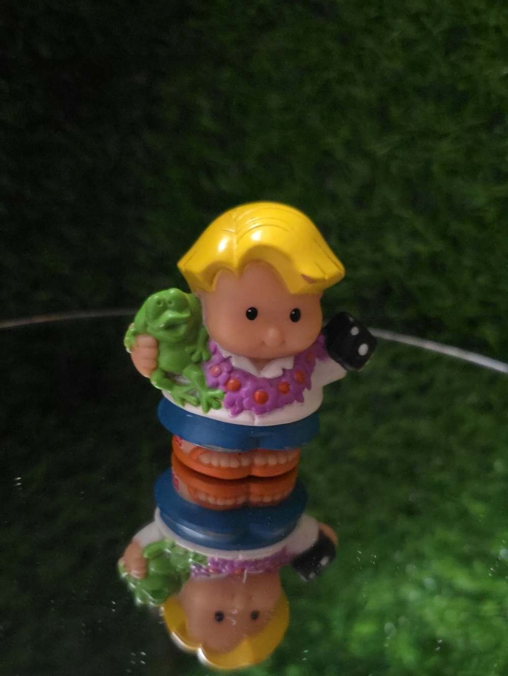 Fisher Price LITTLE PEOPLE VACATION TOURIST EDDIE